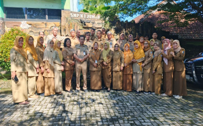 Pisah Sambut Kepala SMPN 1 Jumantono